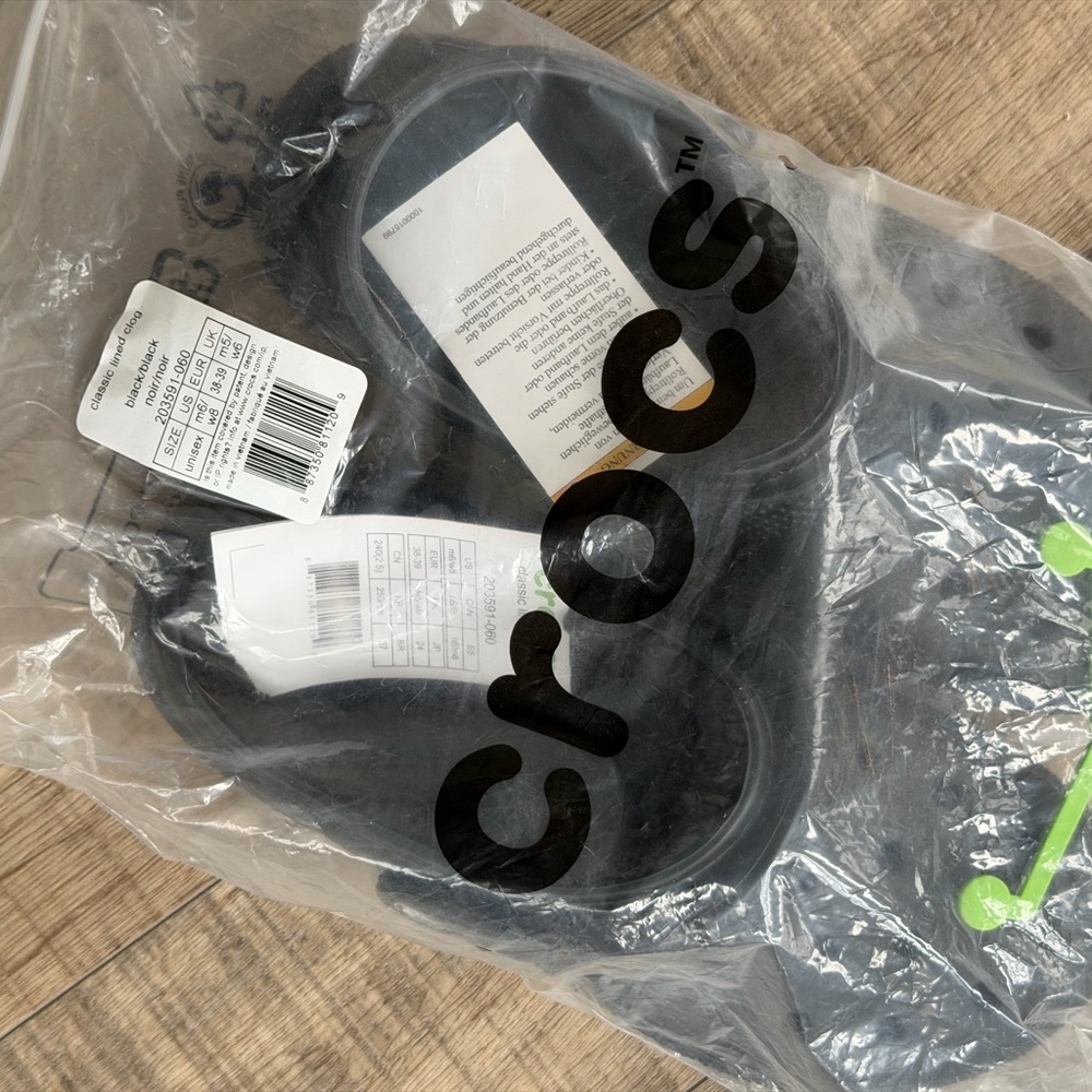 CROCS Kids Plush-Lined Clogs in Black - Picture 4 of 5